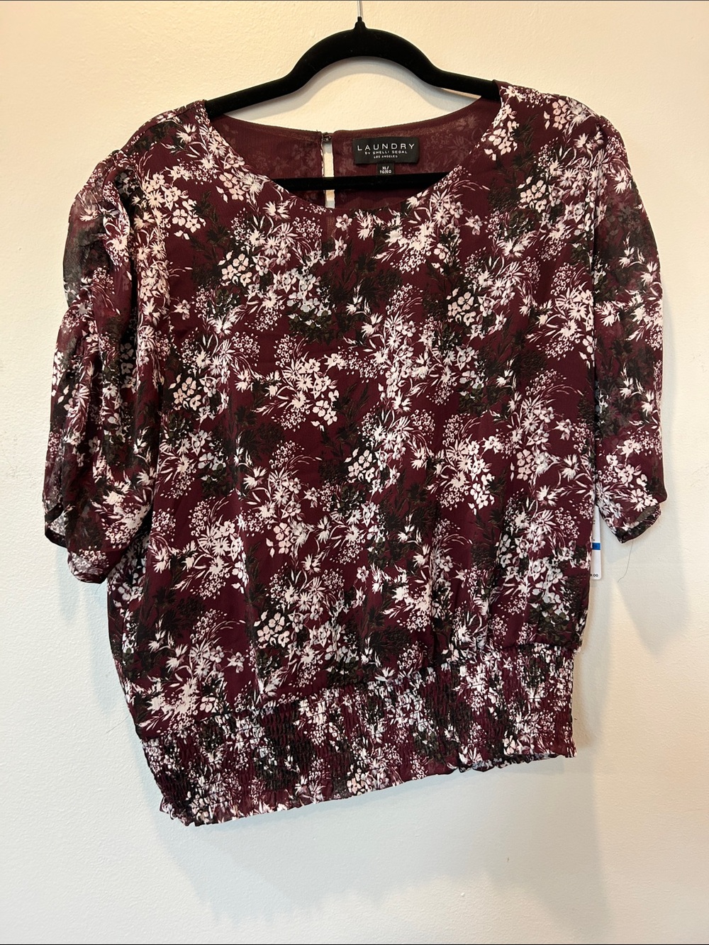 Laundry By Shelli Segal Maroon Floral Short Sleeve Blouse